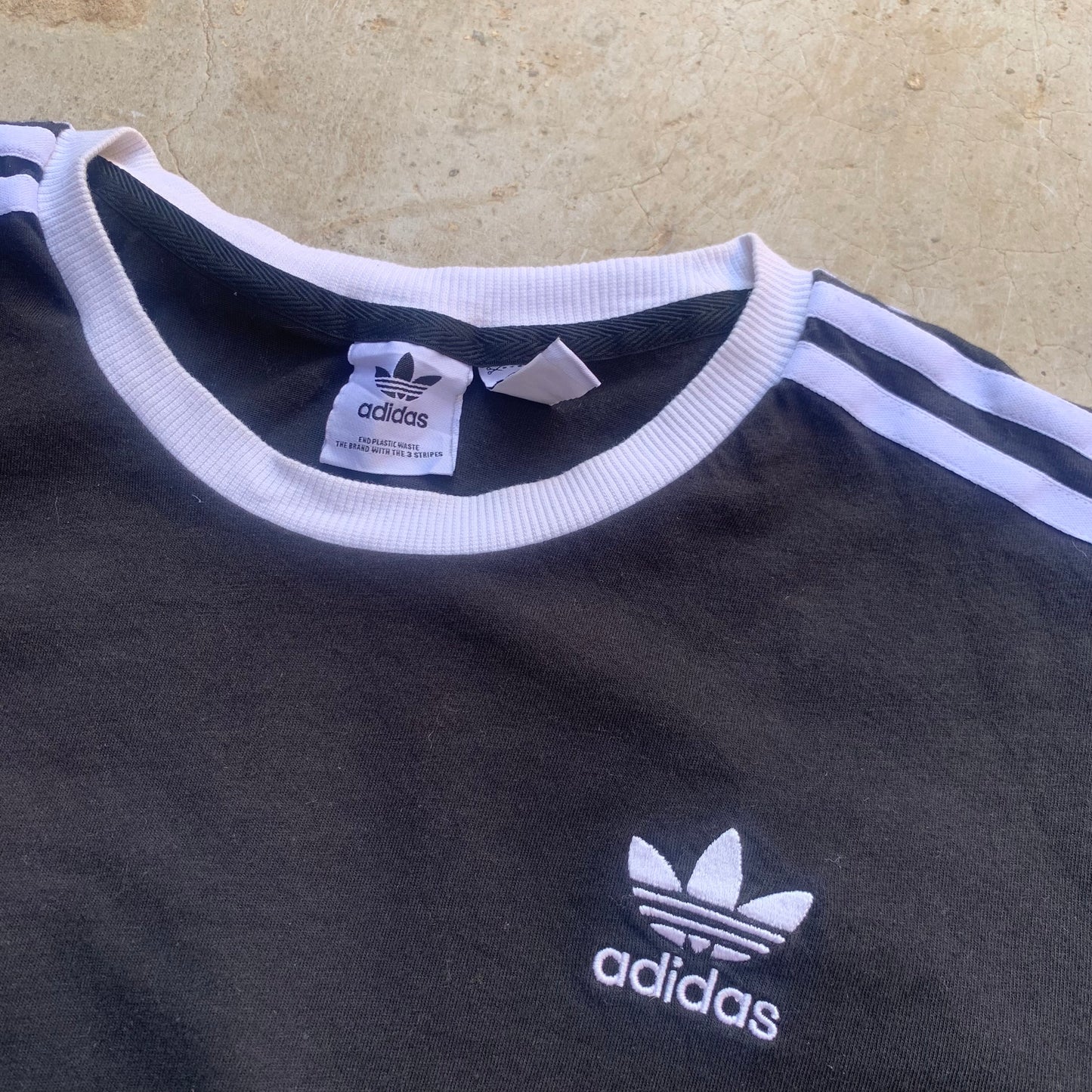 Adidas - SMALL - T Shirt