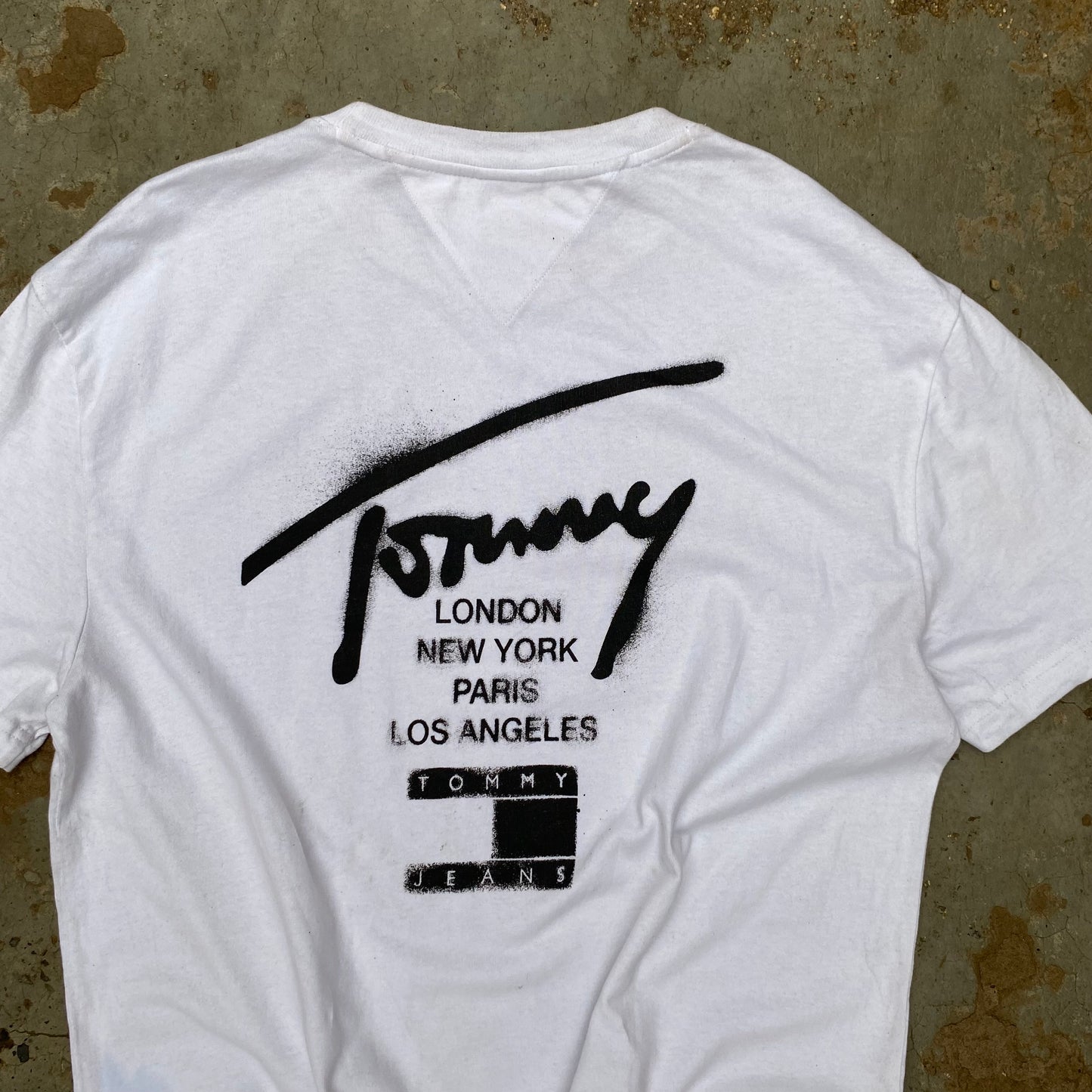 Tommy - LARGE - T Shirt