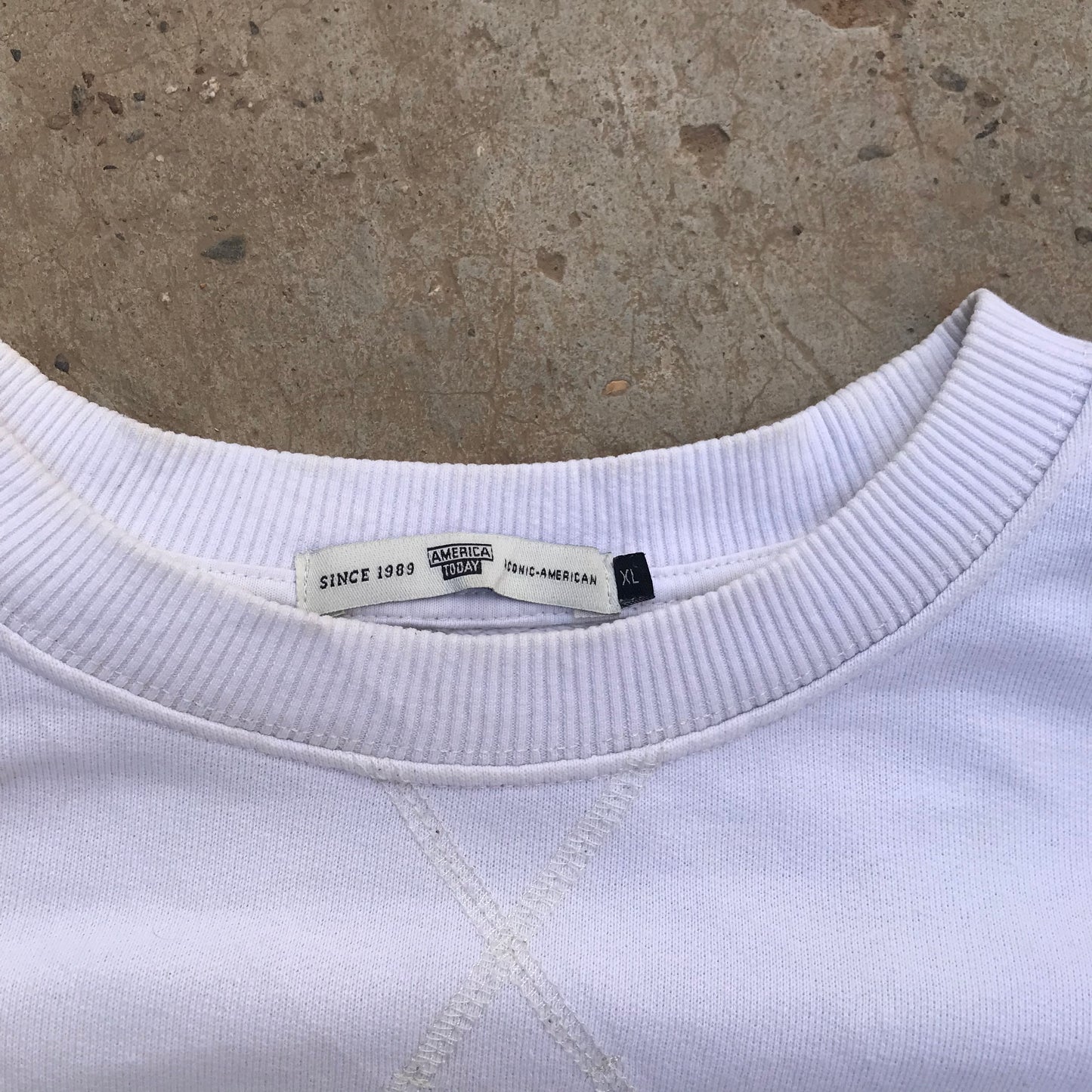 America Today - XL - Sweater