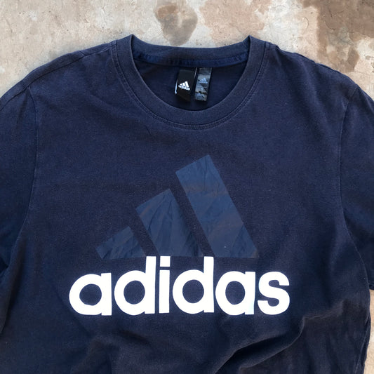 Adidas - MEDIUM - T Shirt