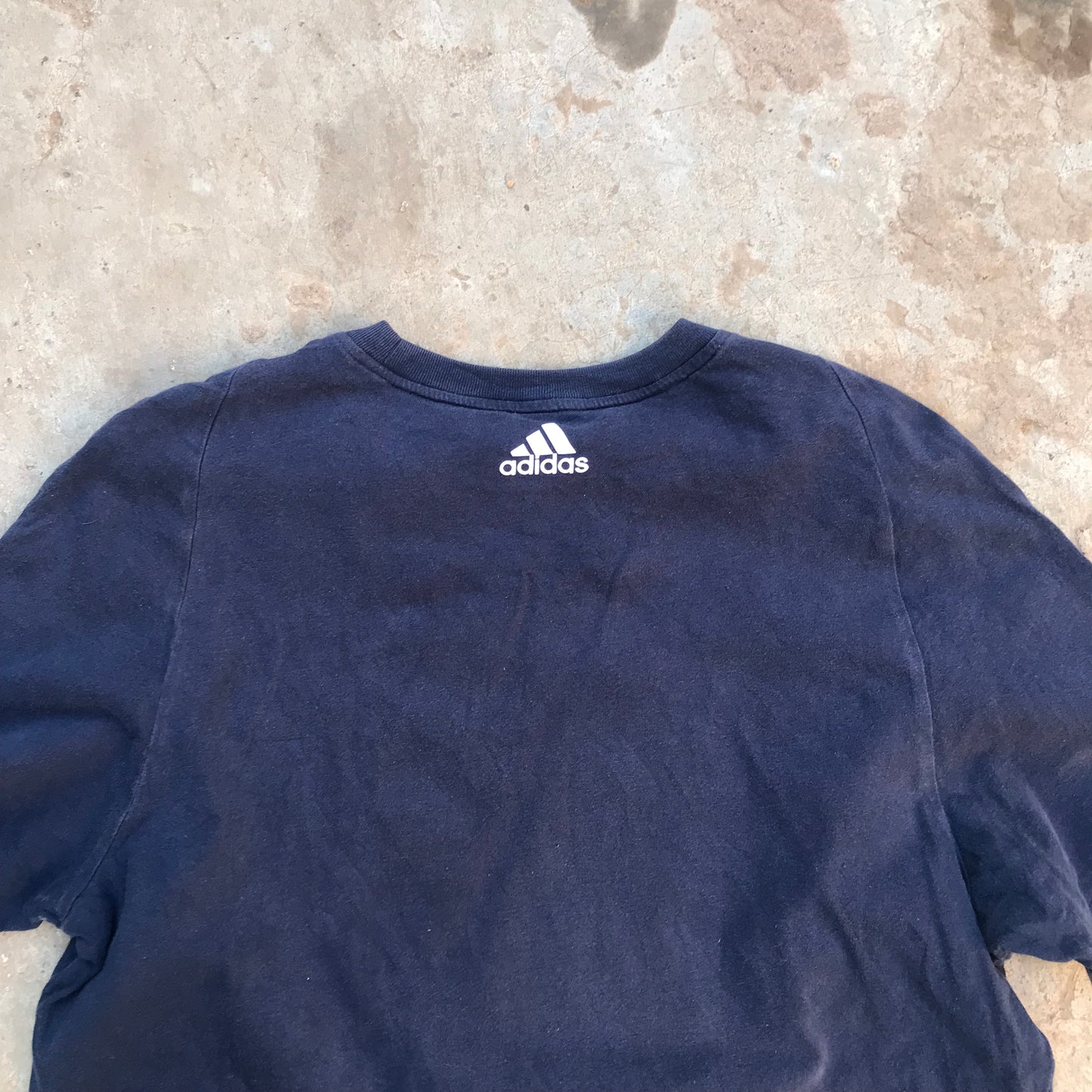 Adidas - MEDIUM - T Shirt